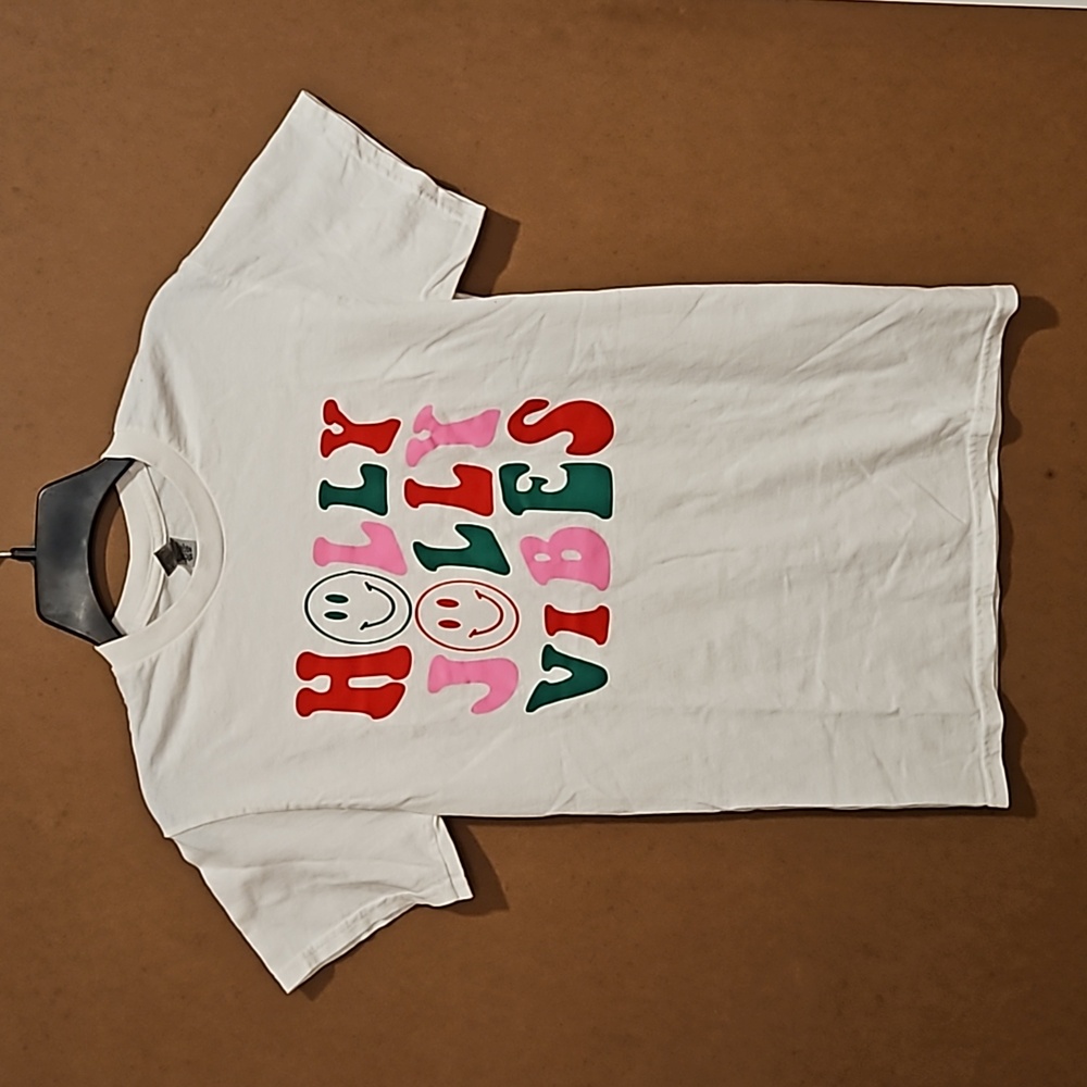 Holly Jolly Vibes 60s era font short sleeve holiday graphic tee Small